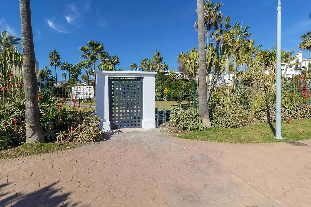 Piso Estupendo Acceso Directo Playa Apartment Estepona