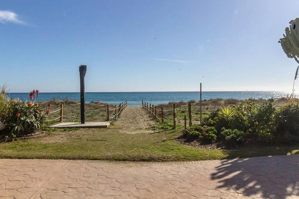 Piso Estupendo Acceso Directo Playa Apartment Estepona